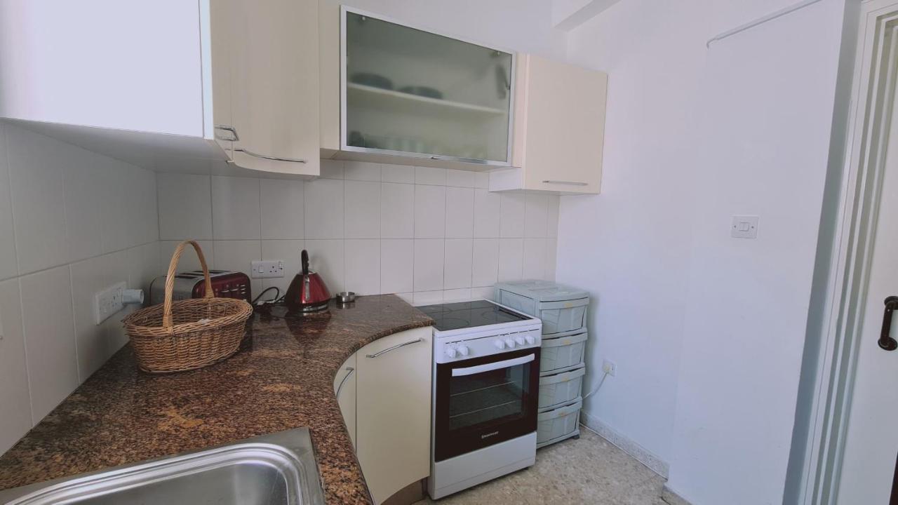 Stay Antique Apartment Larnaca Esterno foto